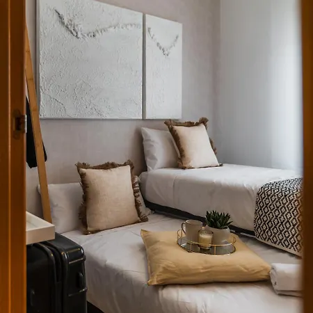 Tuguest Station With Parking Granada